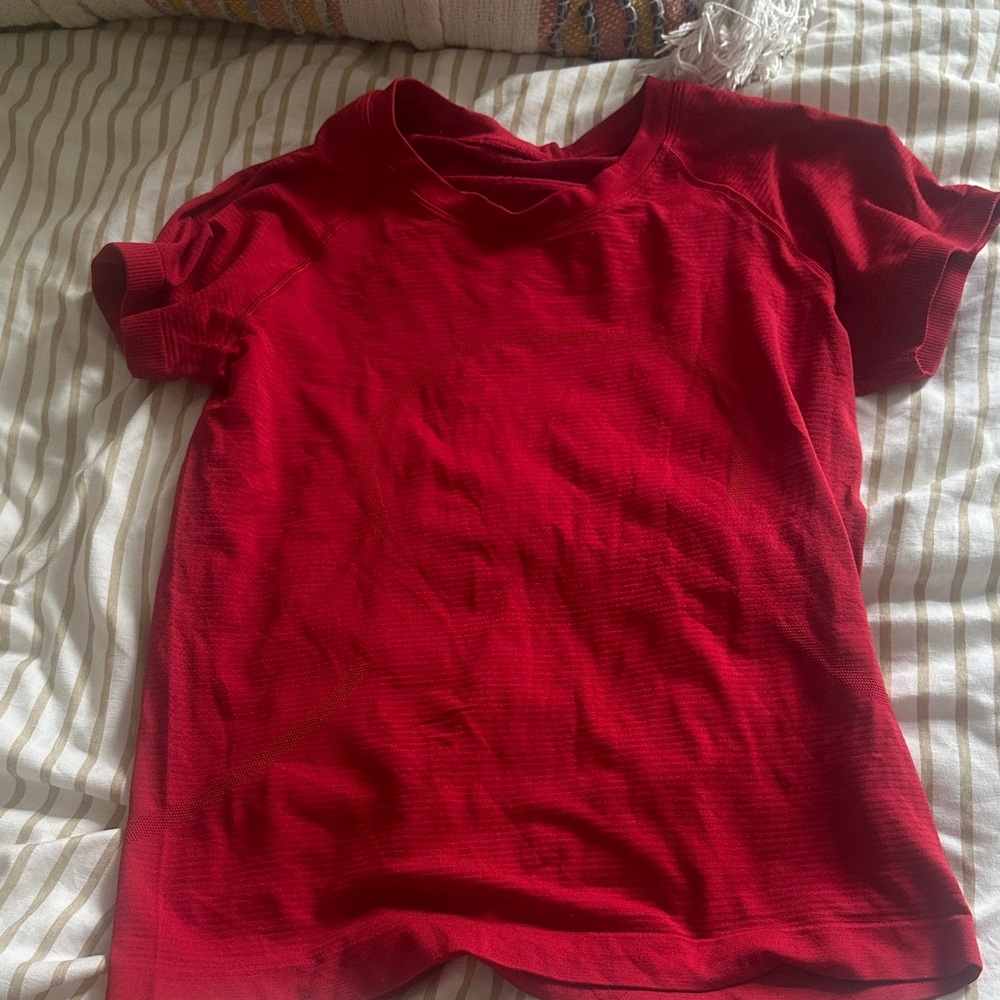 Lululemon red top